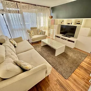 Apartment Sleek & Bright Balcony Flat Perfect Escape London