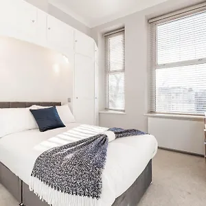 Apartment The Queens Club Luxury In Kensington
