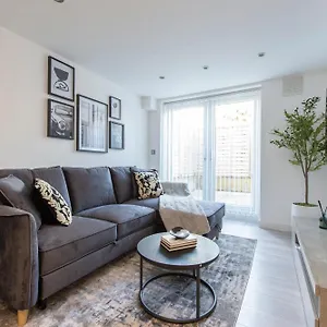 Stylish Luxe In Crayford Apartment *