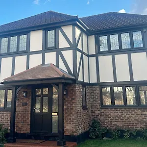 Detached House, Quiet Cul-de-sac, Office & Garden *