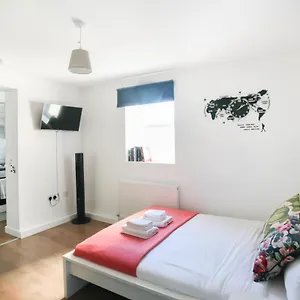 Lovely Flats In Dalston * London