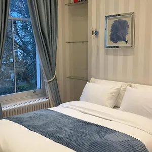 Apartment Luxury Garden View Flat - Kensington *