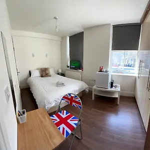 W12 Ensuite *