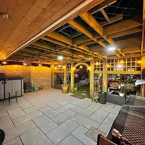Cosy Stylish With Private Patio And Gym Gear *