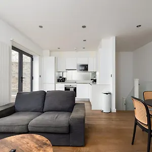 Guestready - A Stylish Haven In Apartment London