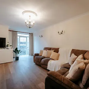 Apartment Fantastic 2bdr Free Car Parking London