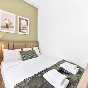 Prime Location In Camden 4 Mins To Kings Cross, 1 Mins To Euston Apartment *