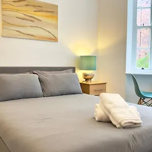 Cute 2 Bedroom Apartment London