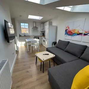 2 Bedroom Flat Pimlico Apartment