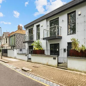 Unique Stylish Duplex 2br 2ba Balcony *