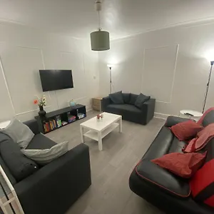 Cosy 2 Space Near Station * Mitcham