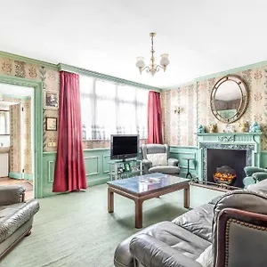 Apartment Single In *
