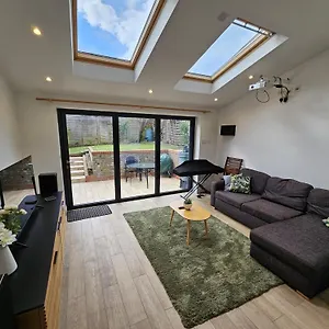 K - Charlesworth Place *