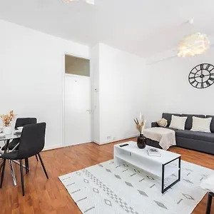 Spacious 1br Near Bridge Apartment London