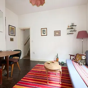 Unique & Charming 2 Bedroom Flat Apartment London