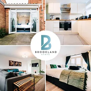 Flat By Brookland Serviced Short Lets Harlington With Free Wifi Apartment