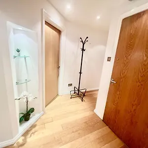 Apartment Beautiful 2 Bedrooms, Walking Distance From The Shard