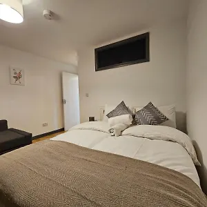 E1 Luxury Homestay *