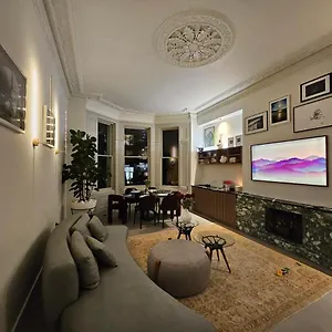 Apartment 2-bedroom In West Kensington *