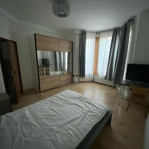 Apartment Lovely Spacious 2 Bed *