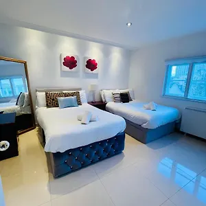 Cozystays St Paul Farringdon London