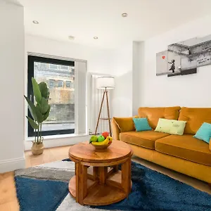 Brick Lane E2 3 Bedroom 2 Living 2 Bathroom Balcony *