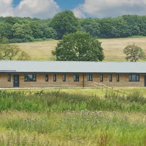 Starlight - 4 Bedroom Barn With Hot Tub! *