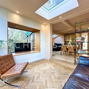 Bohemian Notting Hill Flat, Garden & Amenities Apartment *