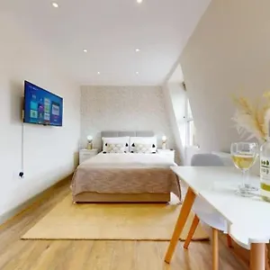 Netflix-13min To Battersea Park-smart Tv-wifi-wd *