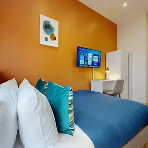 Patio Full Kitchen Netflix Smart Tv Self Check-in * London