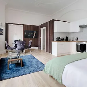 Elegant Mayfair Apartment London