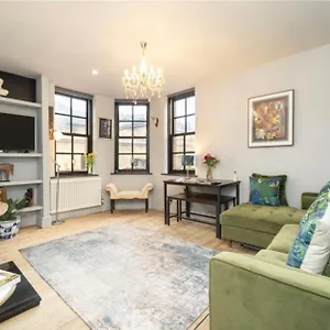 Tower Bridge Shad Thames Chiq Gated Parking Apartment