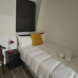 Apartment Earl's Court 2 Bed Terrace Flat *