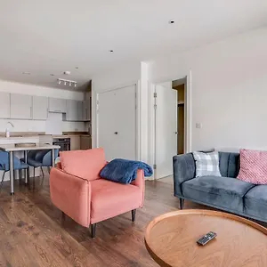 Modern, Spacious 2bed, 2bath In Barking Apartment