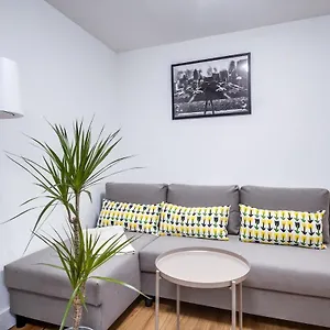 Apartment Secluded Free Parking Sleeps 3 Netflix Flat 8b *