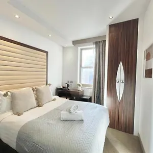 Ensuite Boutique 103 Apartment London