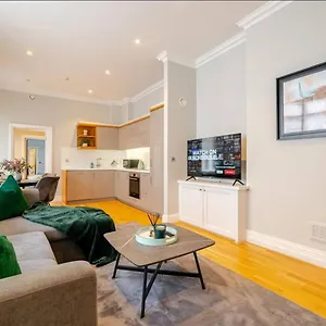 Wonderful 3 Bed Marylebone Apartment London