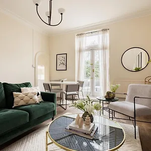 The Notting Hill Base - Charming 2bdr With Balcony * London