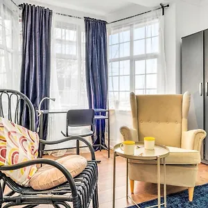 Travellers Base, Free Parking, Snacks, Coffee & Toiletries, Wembley Stadium, Flat 1b Edgware