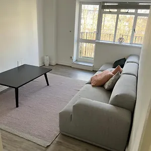 Break Flat E14 Apartment *
