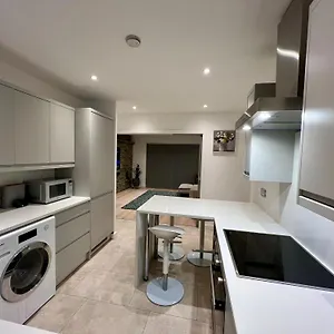 Modern Living, Minutes From London Apartment