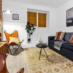 Tranquil 3 Bedroom Escape For Families Or Groups Apartment