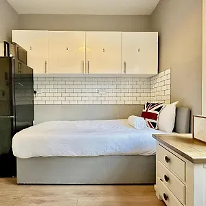 Edgware Guest house London