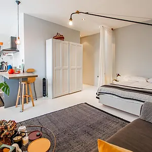 Stylish & Chic Studio- Prime Notting Hill Location *