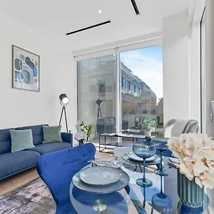 Luxury 2br Flat Cinema, Gym & Parking Kew