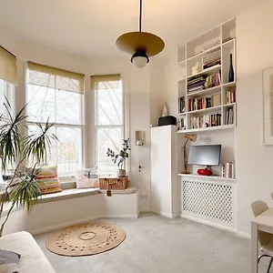 Luxury Bright Kensington Designer Entire Flat Apartment London