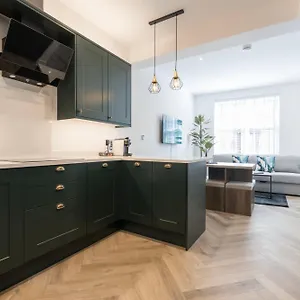 The Royal Whitechapel Apartment *