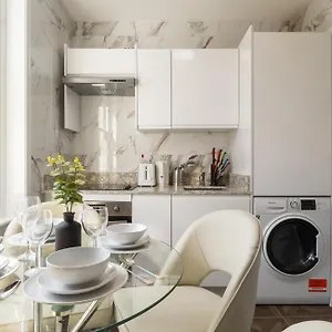 Chic & Cosy In The Heart Of Soho Walk To Everything 3gs Apartment *