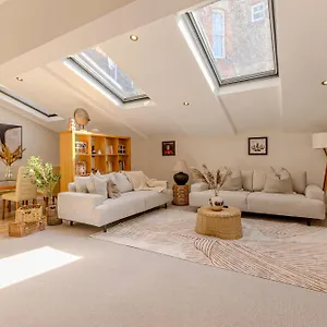 Normand Gardens, Greyhound Road, W14 9sb Apartment