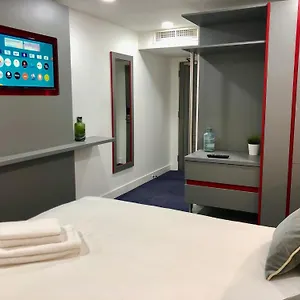 Goodmayes Hotel